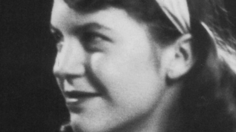 sylvia plath vita estate new york poesia profilo fotografia bianco e nero