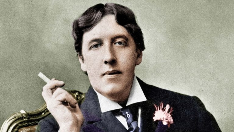 oscar wilde fotografia primo piano colori sigaretta